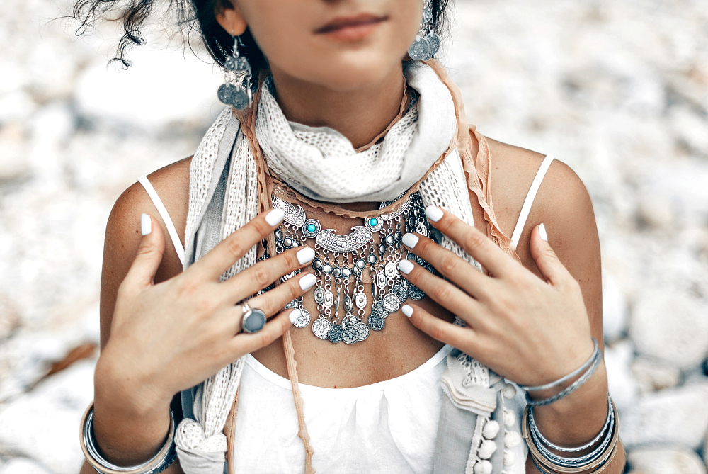 creative jewelry travel