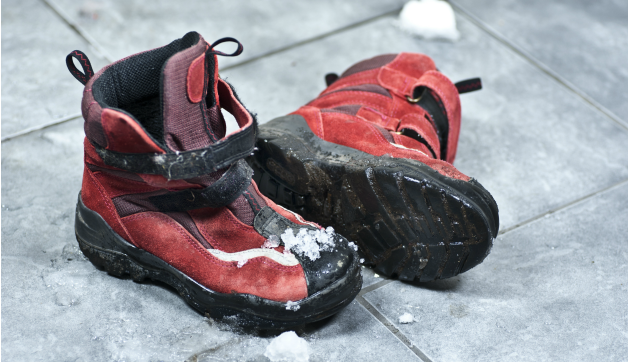 Shoe Care Tips for Winter Travel: 10 Noteworthy Do’s and Dont’s