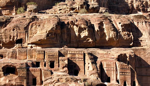 What to Wear in Jordan: Petra and the Dead Sea