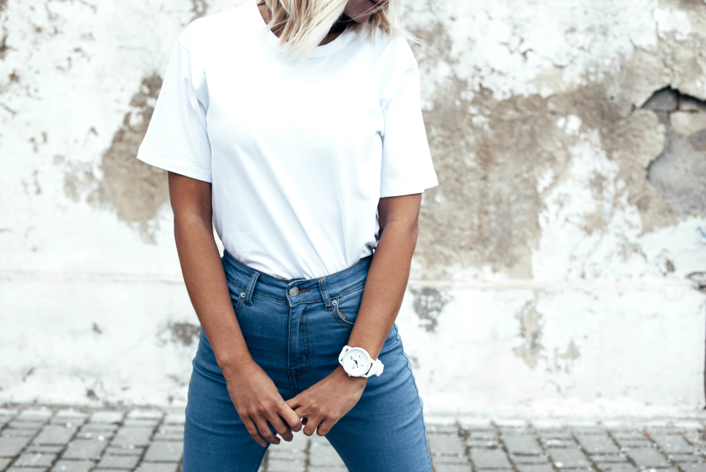 white t shirt style women