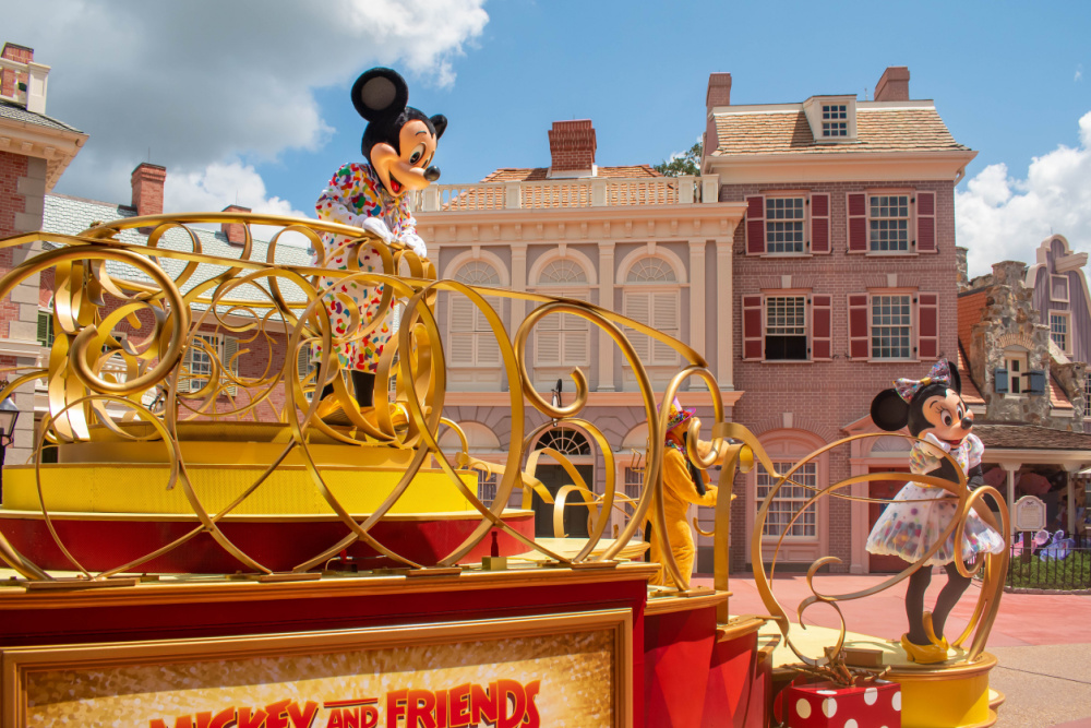 Best Shoes for Disney World: Readers Share Their Top Picks
