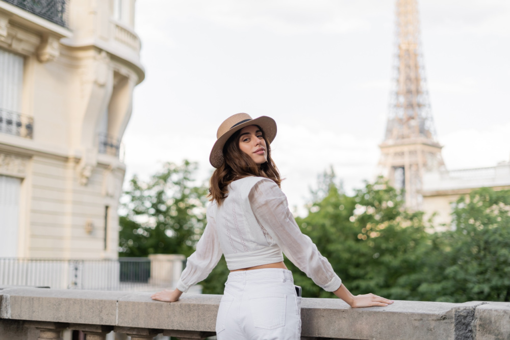 What to Wear in Paris: Packing List (2024 Update)
